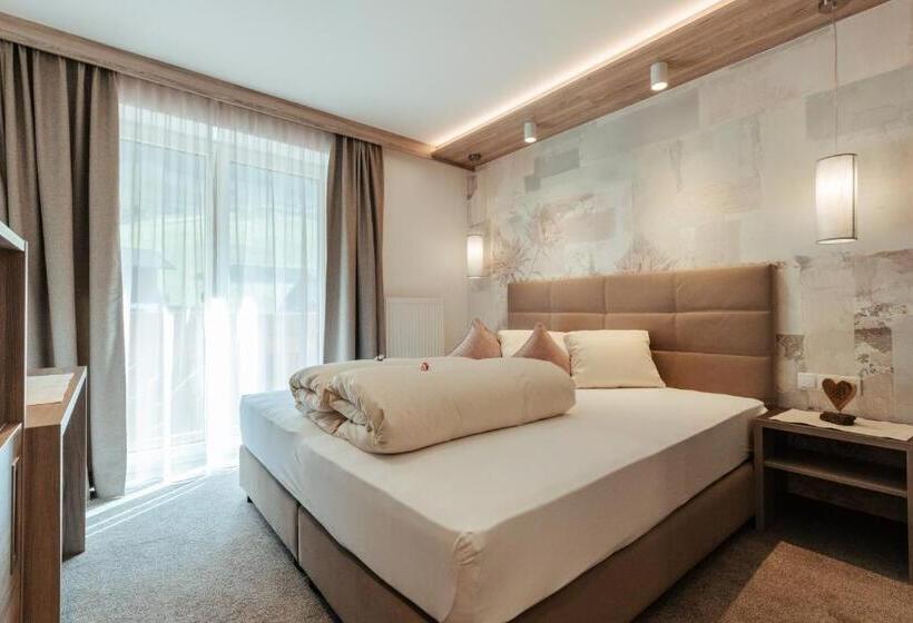 Отель St Leonhard