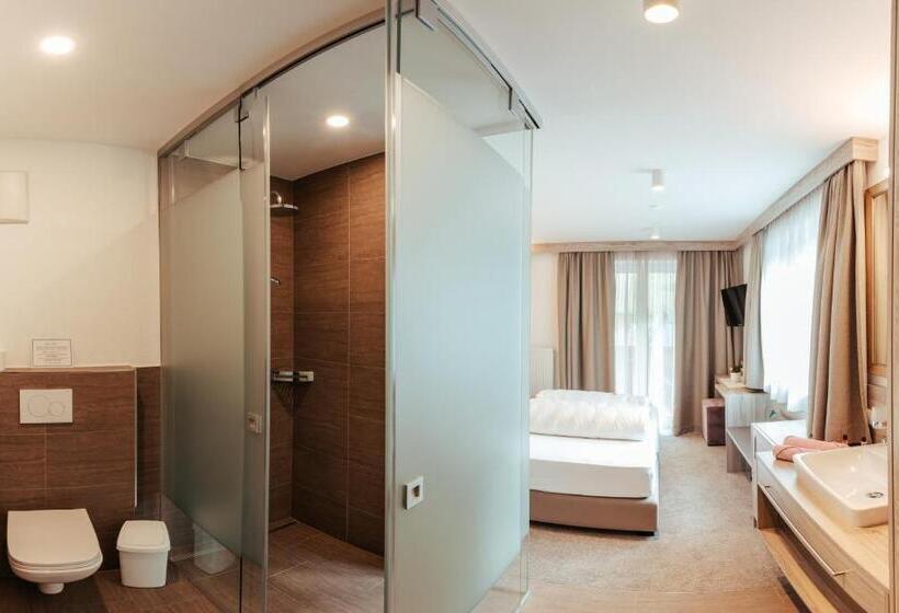 Отель St Leonhard