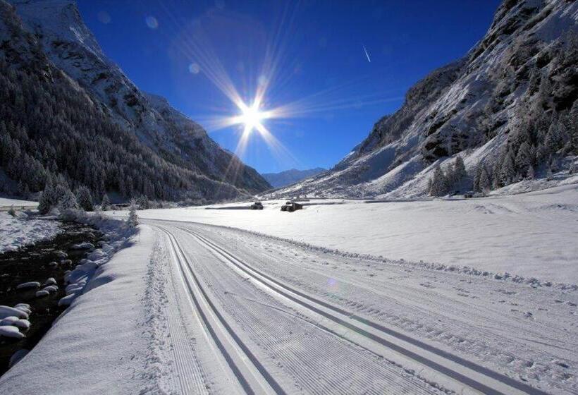 Отель St Leonhard