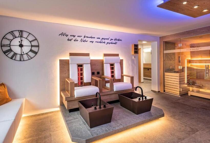 Отель St Leonhard