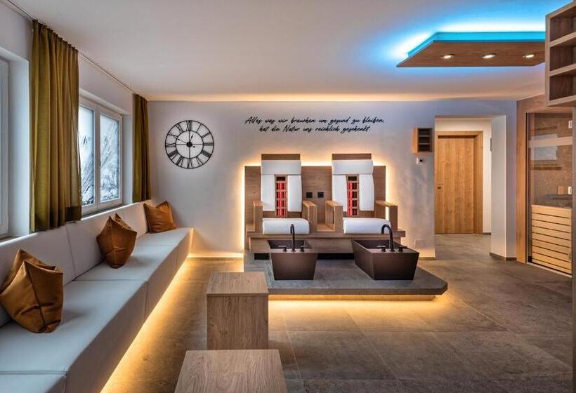 Отель St Leonhard