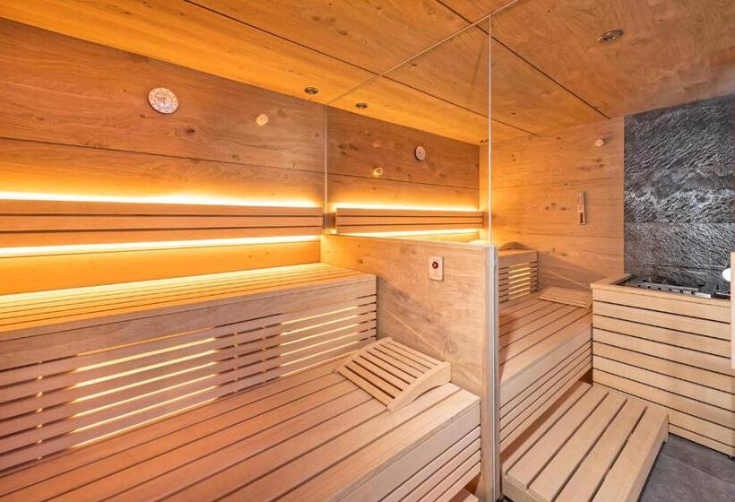 Отель St Leonhard