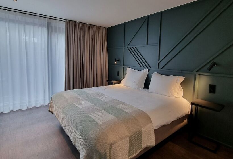 Отель Porta Cite