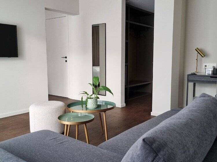 Отель Porta Cite