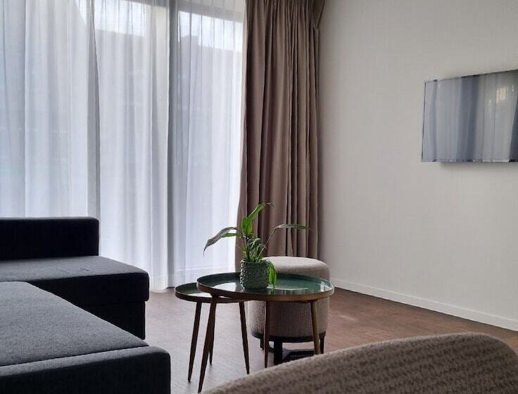 Отель Porta Cite