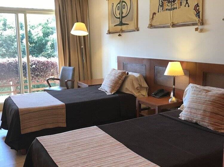 هتل Raices Esturion