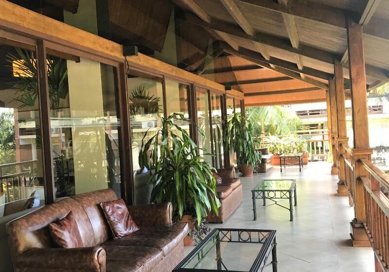 فندق Raices Esturion