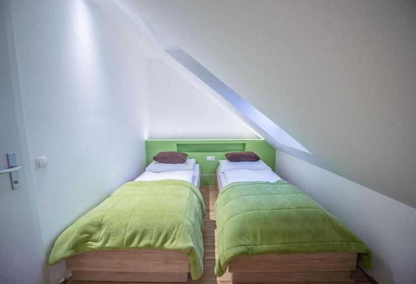 בית מלון כפרי Restaurant Meyer