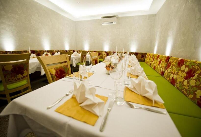 בית מלון כפרי Restaurant Meyer