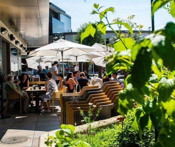 هتل Rocket Rooms Velden