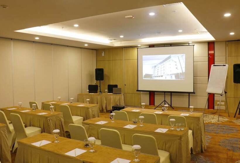 هتل Santika Mega City  Bekasi