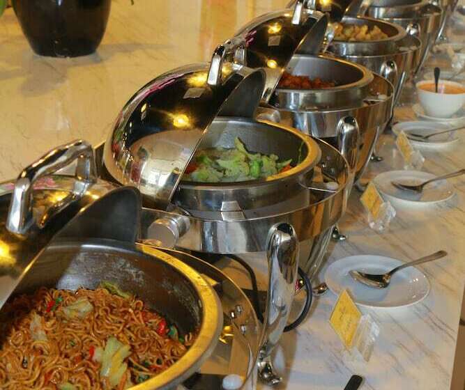 Отель Santika Mega City Bekasi