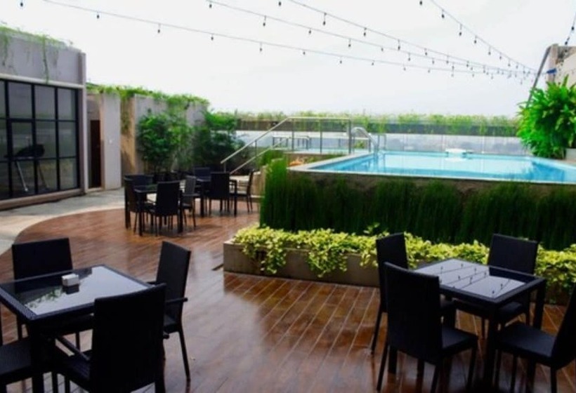 Отель Santika Mega City Bekasi