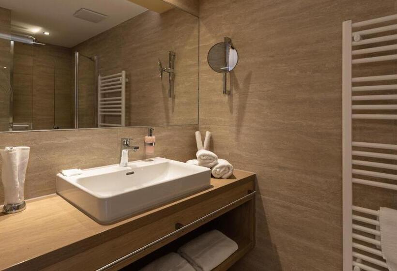 Отель Schlosshof