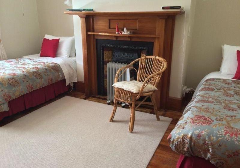 בית מלון כפרי St Itas Guesthouse B&b