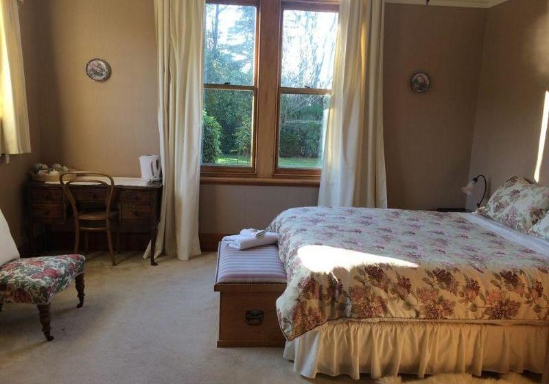 בית מלון כפרי St Itas Guesthouse B&b