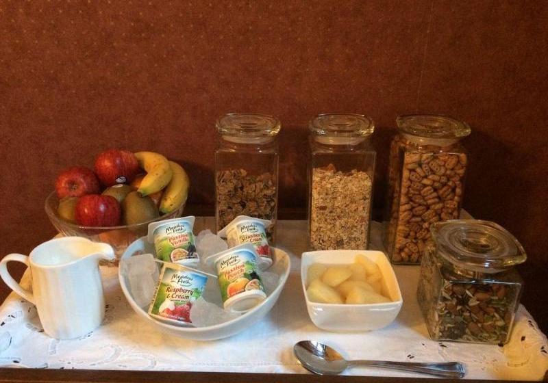 בית מלון כפרי St Itas Guesthouse B&b