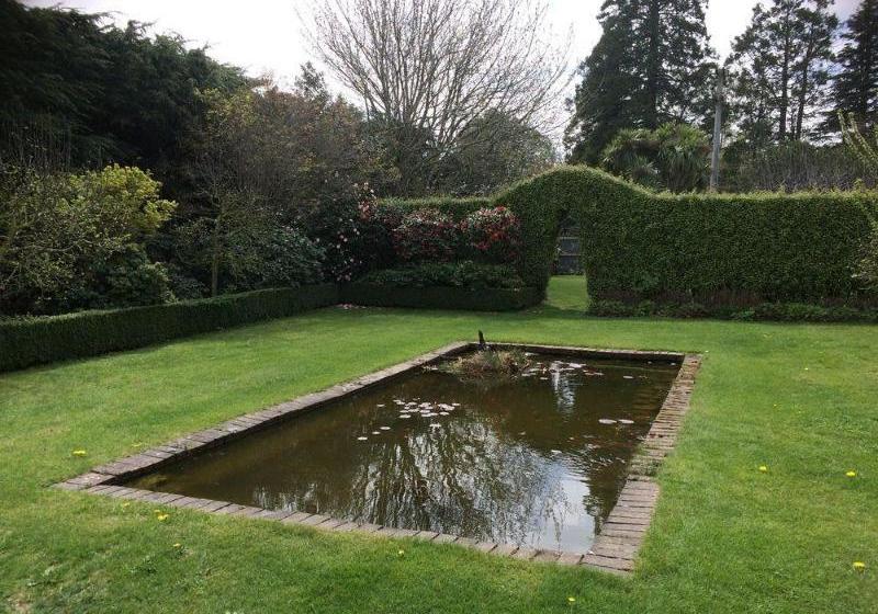 בית מלון כפרי St Itas Guesthouse B&b