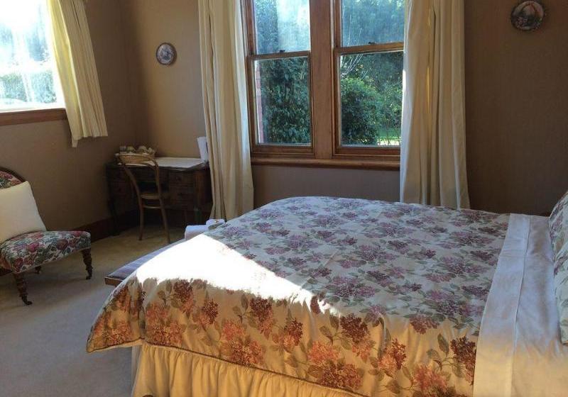 בית מלון כפרי St Itas Guesthouse B&b