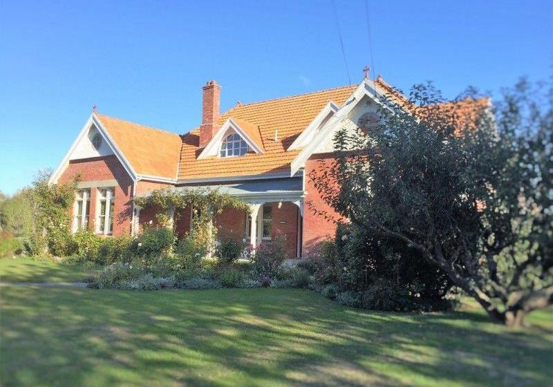 בית מלון כפרי St Itas Guesthouse B&b