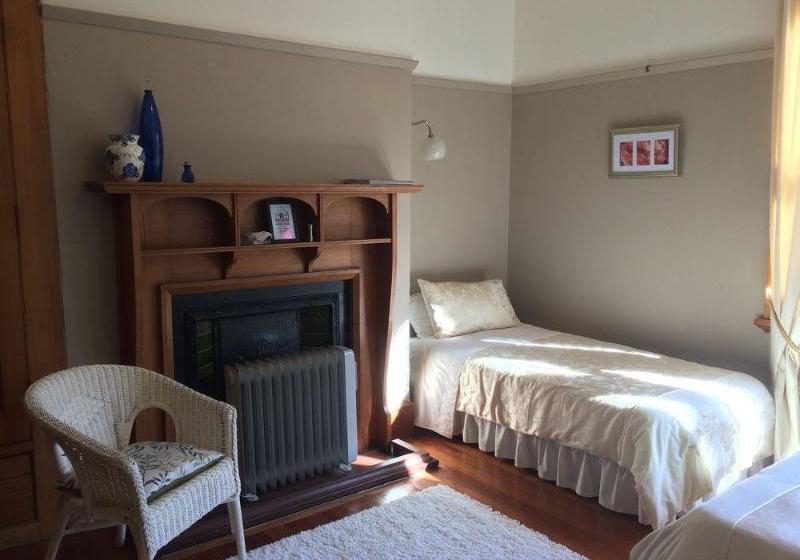 בית מלון כפרי St Itas Guesthouse B&b