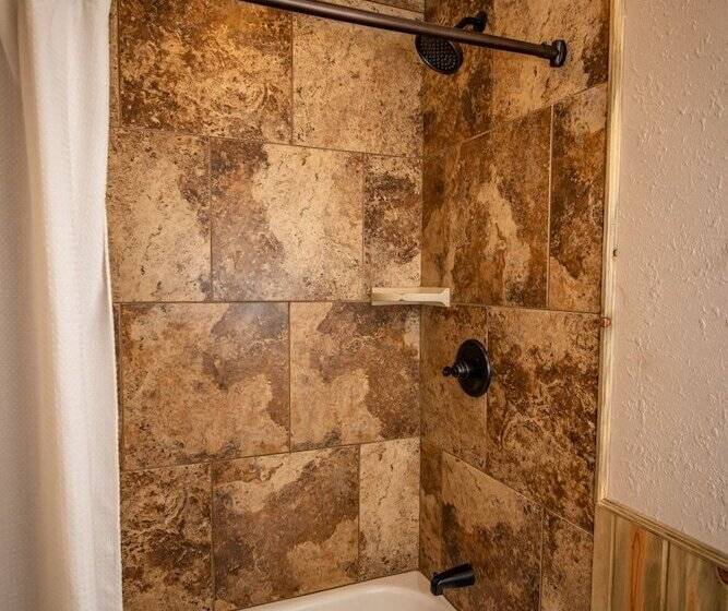 فندق Wolf Creek Ranch Ski Lodge