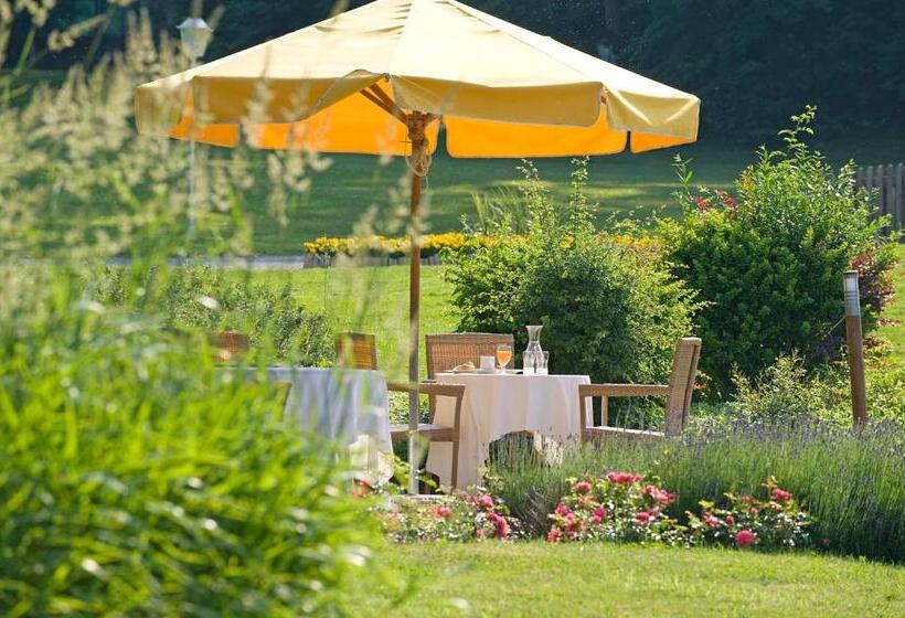 Inselhotel Faakersee