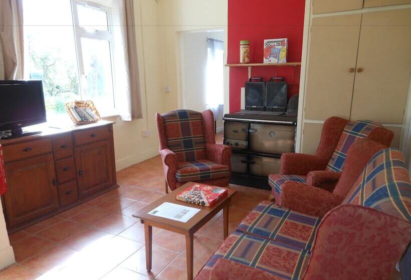 Loughcrew Megalithic Centre   Hostel