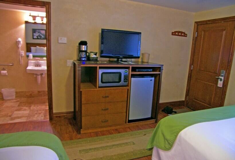 فندق على الطريق Backcountry Inn