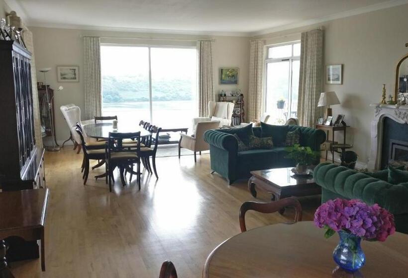 Rocklands House Bed And Breakfast