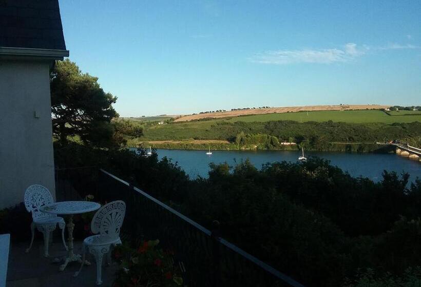 Rocklands House Bed And Breakfast