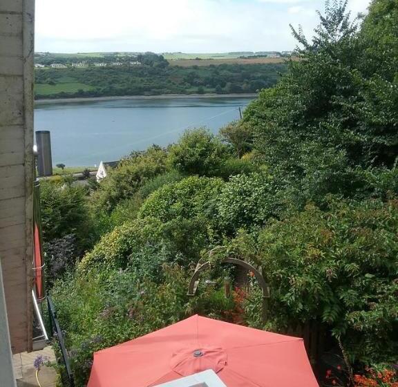 Rocklands House Bed And Breakfast