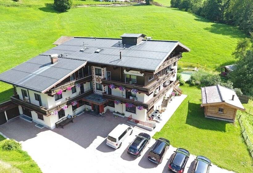 Ski In Ski Out Hotel Unterellmau