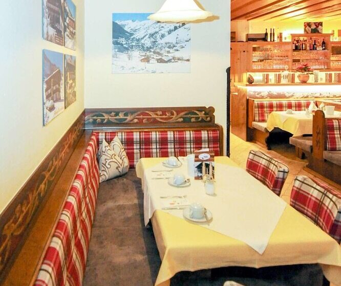 Ski In Ski Out Hotel Unterellmau