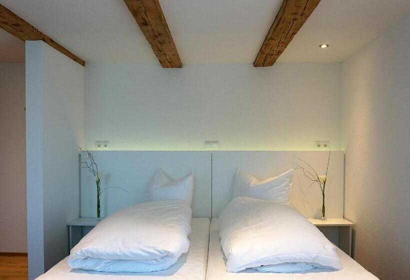 Waldrast Bed & Breakfast