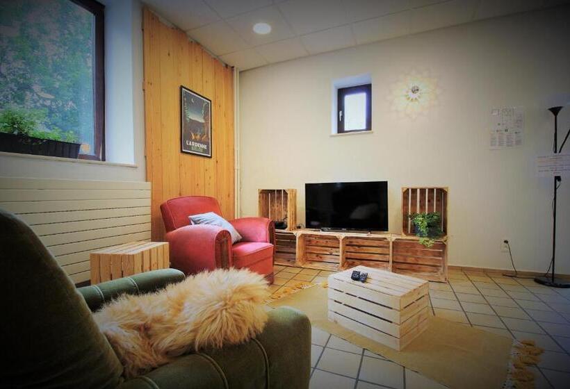 旅馆 Auberge De Jeunesse De La Roche Champlon