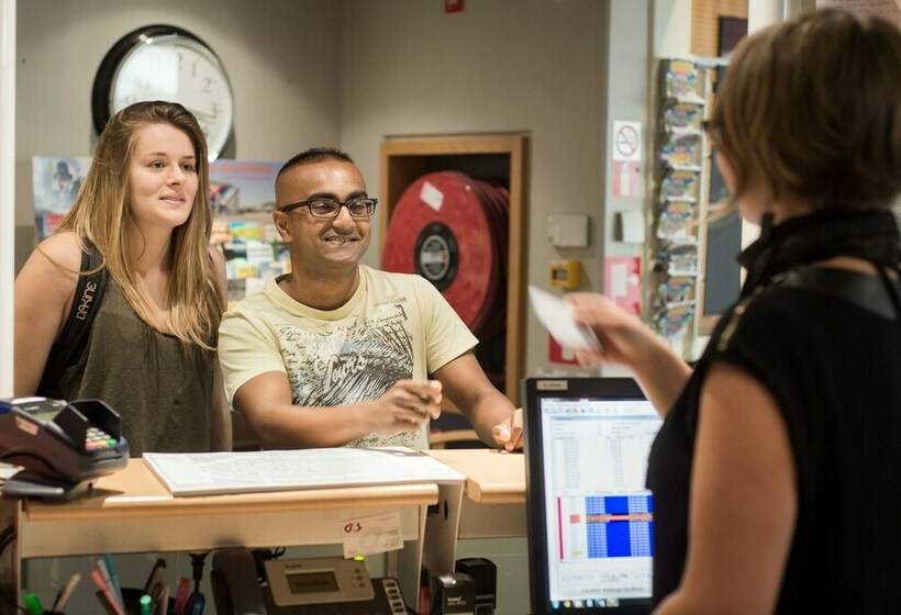 旅馆 Auberge De Jeunesse De Mons