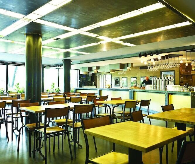 ユースホステル Auberge Des 3 Fontaines