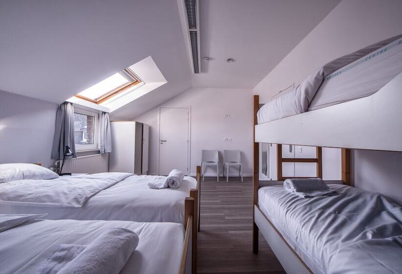 ユースホステル Auberge Des 3 Fontaines