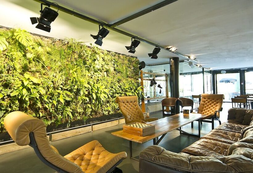 ユースホステル Auberge Des 3 Fontaines