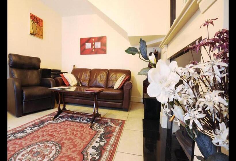 فندق صغير Sive Budget Accommodation