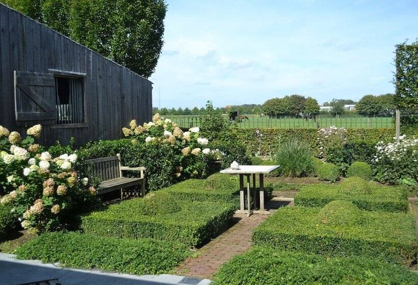 ベッドアンドブレックファースト T Welthof