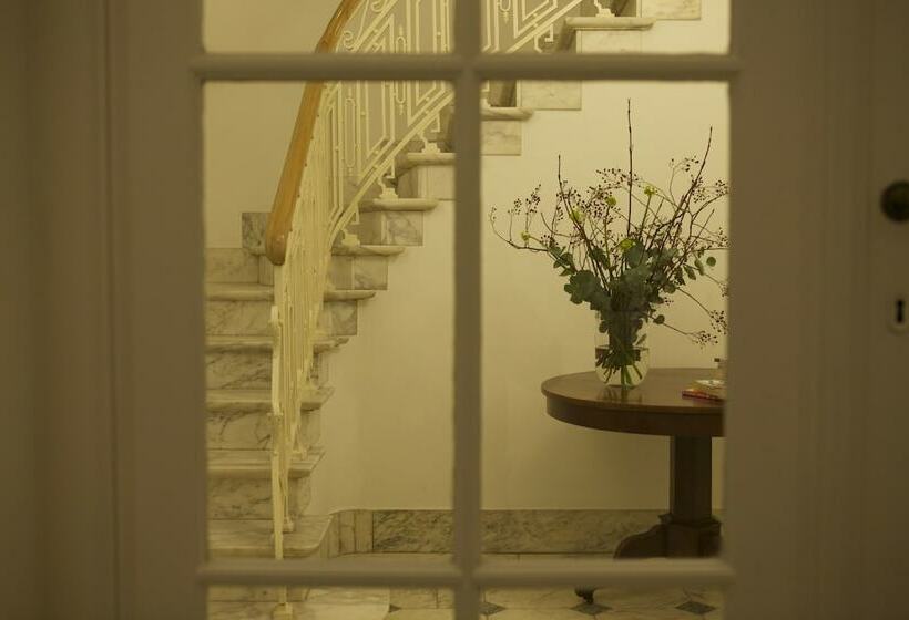 Living In Brûsel, Urban B&b