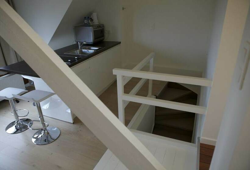 Living In Brûsel, Urban B&b