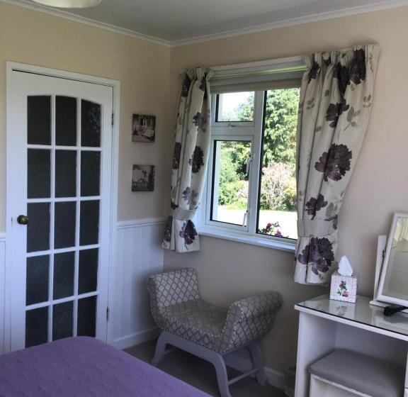 مبيت وإفطار Aran Lodge