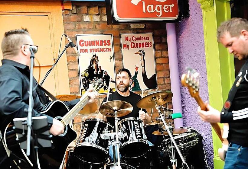 Bed and Breakfast Bugler Doyles Bar & Townhouse