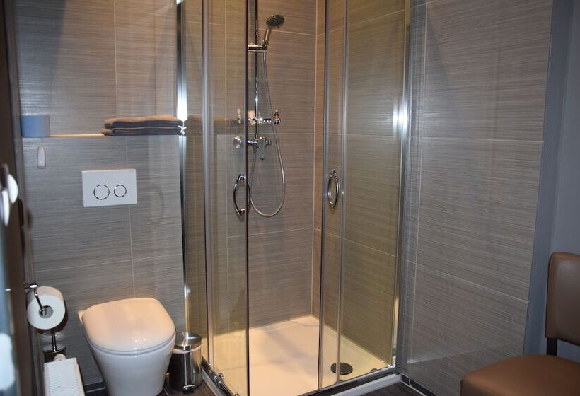 住宿加早餐  De Koddige Kater