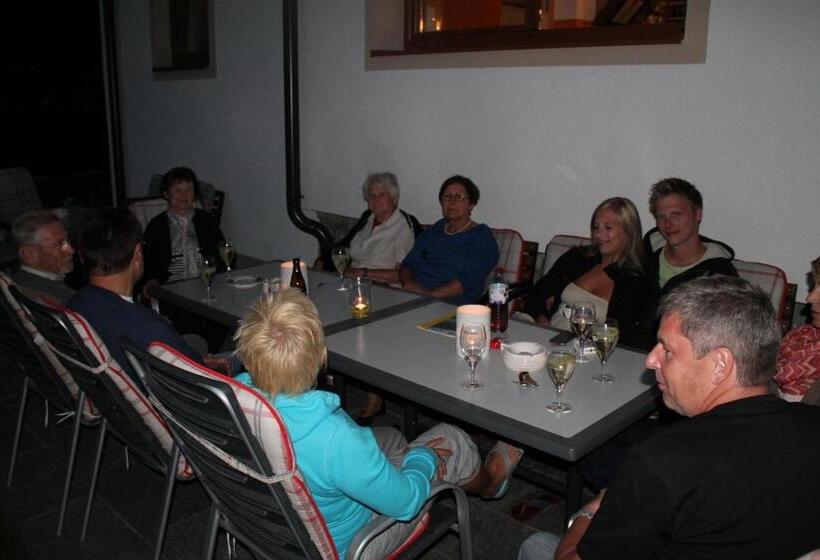 צימר Frühstückspension Seerose