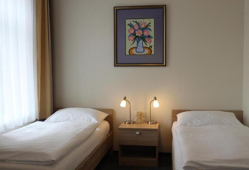 مبيت وإفطار Gästehaus Karl August