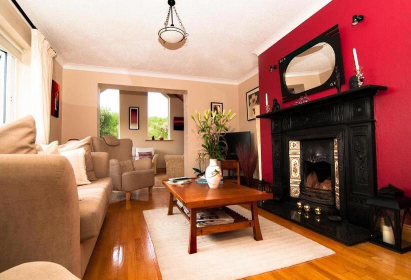 ベッドアンドブレックファースト Pairc Lodge